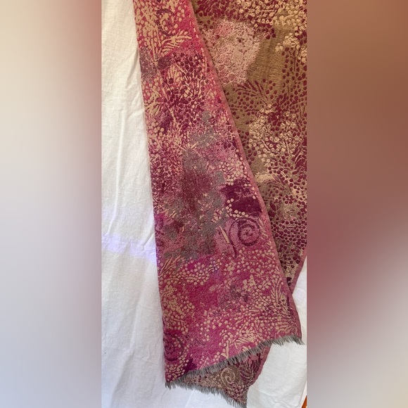 Petrusse Pure Wool Mauve and Pink French Scarf 80x28” - Picture 6 of 11